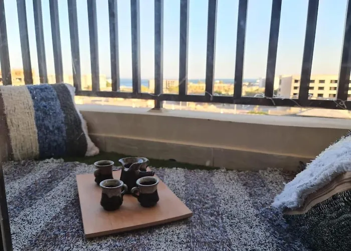 Escape Pool And Sea View Apartment *